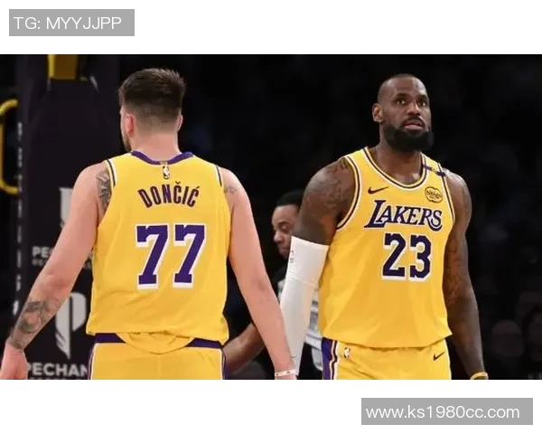 湖人对阵热火精彩直播尽在新浪平台,快来一起见证篮球盛宴