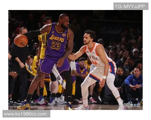 詹姆斯狂砍49分热火对决篮网展现超级巨星风采